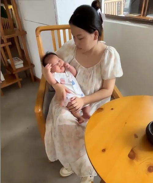 新澳开奖结果历史查询和爸爸带娃患产后抑郁与爸爸带娃患产后抑郁怎么办